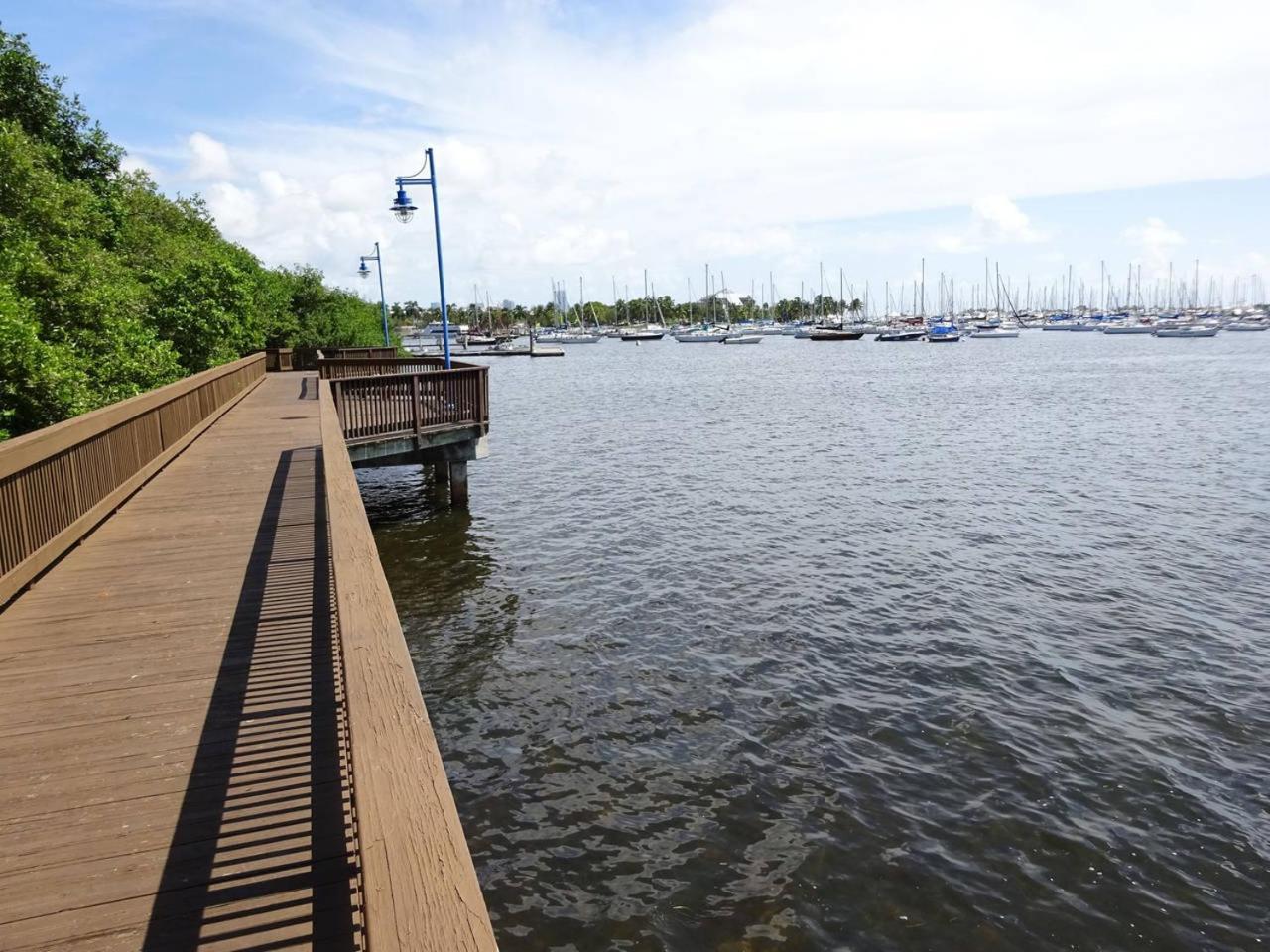 City View Balcony Steps From Restaurants, Peacock Park & Marina Miami Luaran gambar